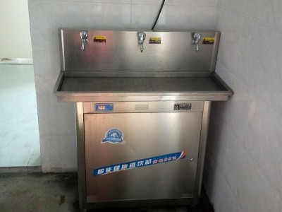 中小學要選擇怎樣的刷卡直飲水機