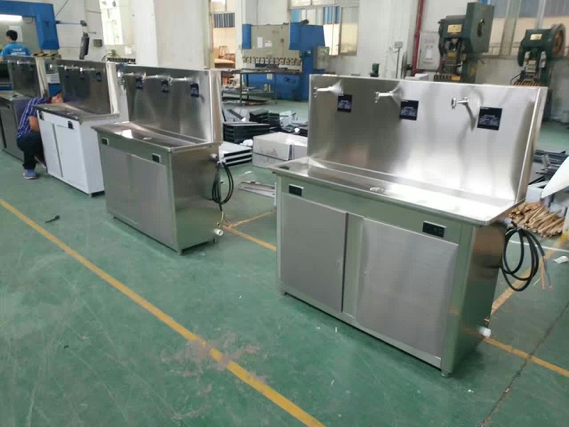 為什么學(xué)校都安裝智能刷卡飲水機(jī)