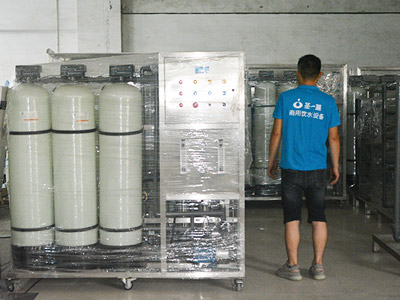 深圳圣藍-純凈水設備成品倉
