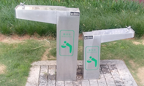 龍華公園、廣場安裝的戶外直飲水機